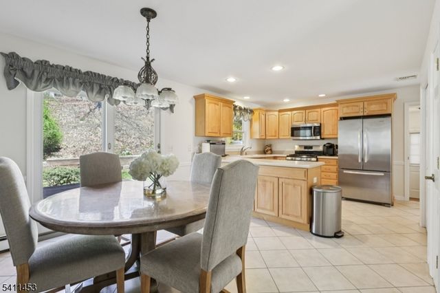 24 Manor Ln, Parsippany-troy Hills Twp., NJ 07950