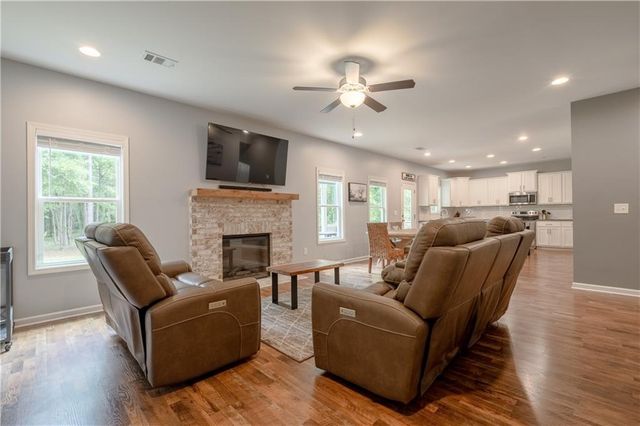 719 Fairview Road, Brooks, GA 30205
