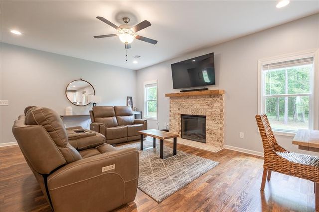 719 Fairview Road, Brooks, GA 30205