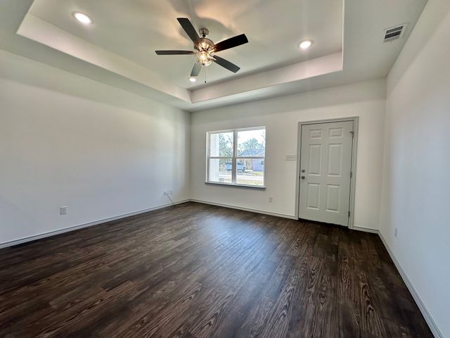 1004 Woodland Drive, West Tawakoni, TX 75474