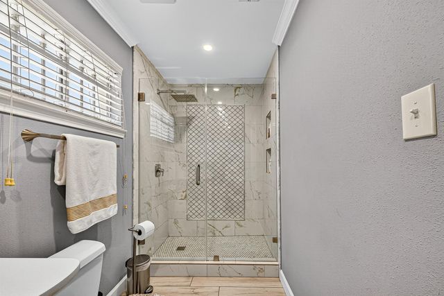 9402 Meadowcroft Drive, Houston, TX 77063