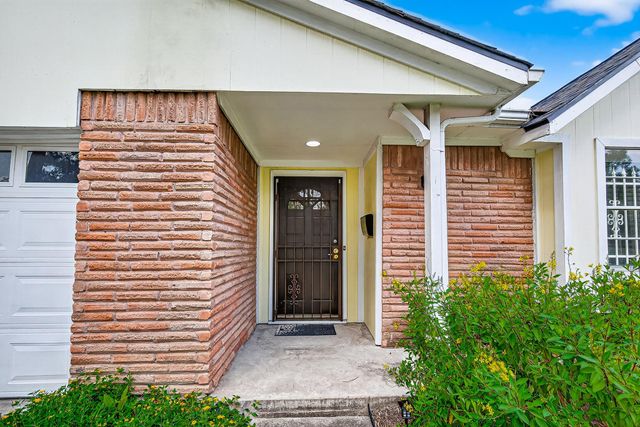 9402 Meadowcroft Drive, Houston, TX 77063