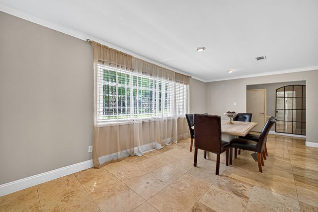 9402 Meadowcroft Drive, Houston, TX 77063