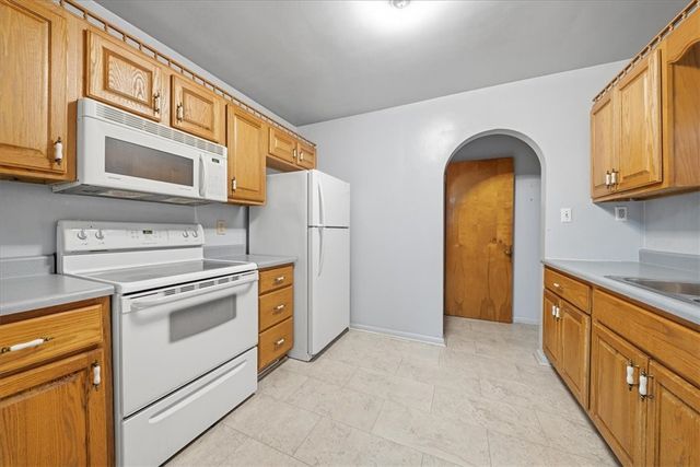 828 Dearborn St, Harmony Twp, PA 15005