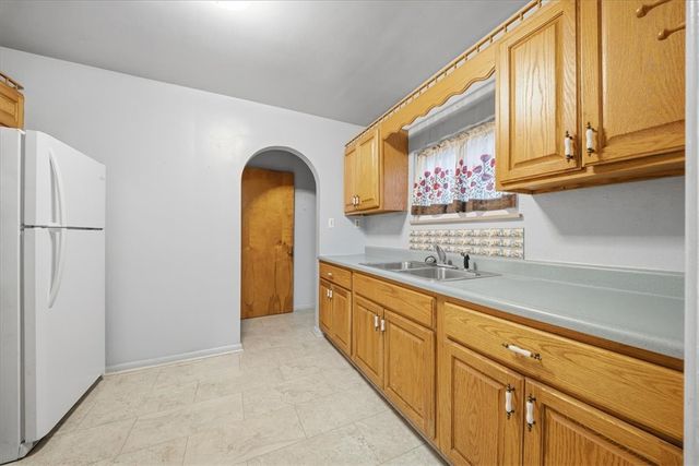 828 Dearborn St, Harmony Twp, PA 15005