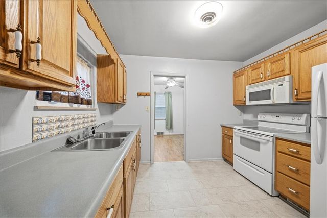 828 Dearborn St, Harmony Twp, PA 15005