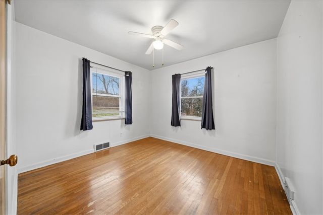 828 Dearborn St, Harmony Twp, PA 15005