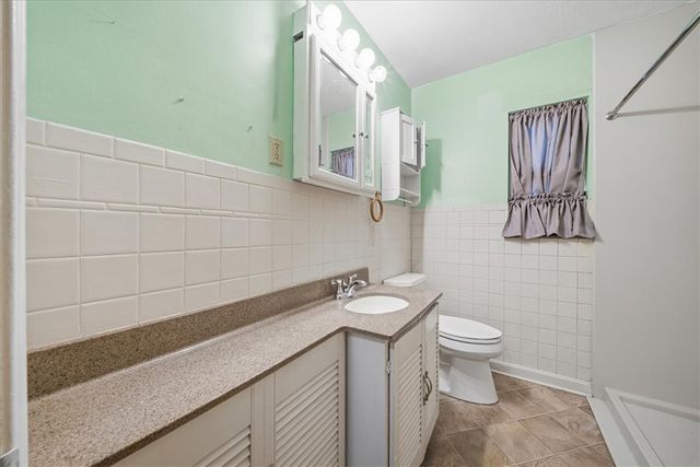 828 Dearborn St, Harmony Twp, PA 15005