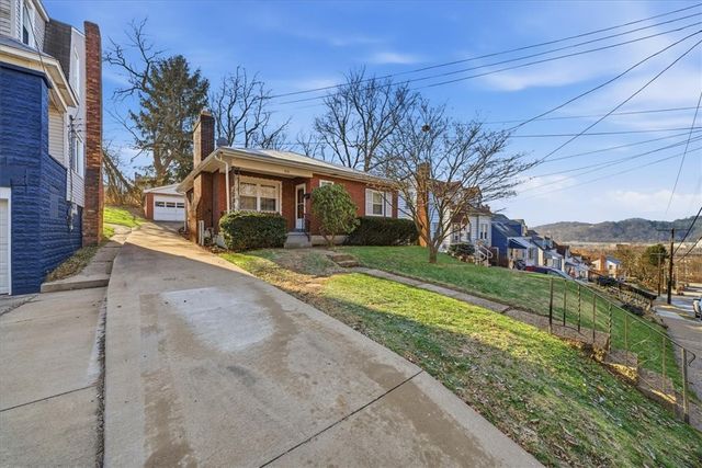 828 Dearborn St, Harmony Twp, PA 15005