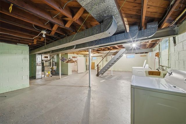 828 Dearborn St, Harmony Twp, PA 15005