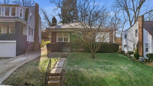 828 Dearborn St, Harmony Twp, PA 15005