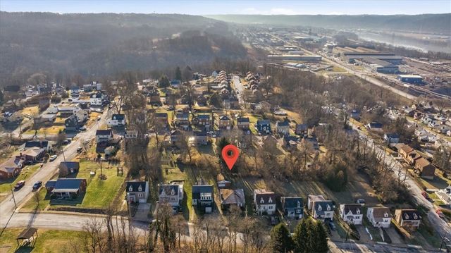 828 Dearborn St, Harmony Twp, PA 15005