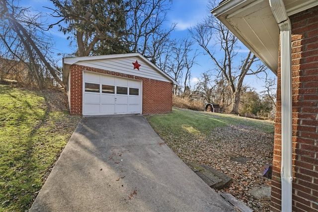 828 Dearborn St, Harmony Twp, PA 15005