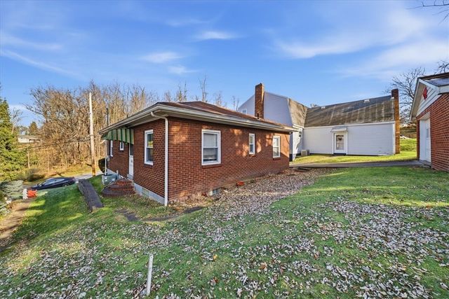 828 Dearborn St, Harmony Twp, PA 15005