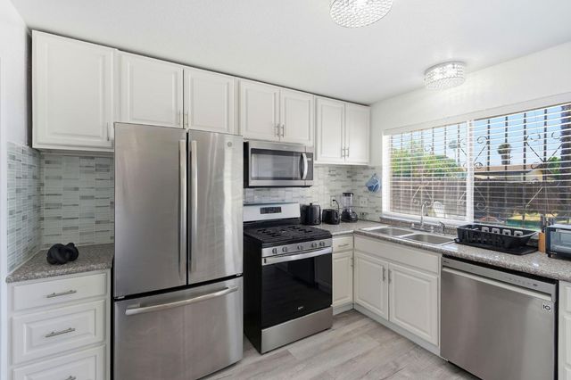832 W 8th St, Stockton, CA 95206