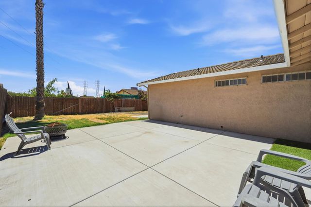 832 W 8th St, Stockton, CA 95206