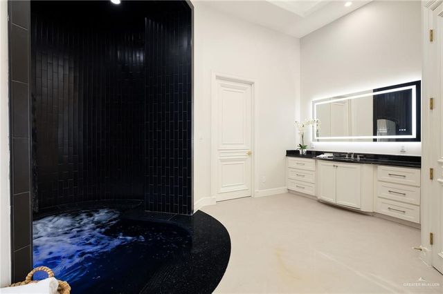 421 Goldcrest Avenue, Mcallen, TX 78504