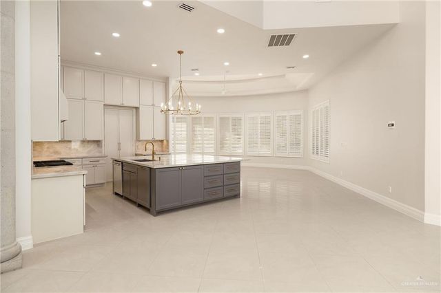 421 Goldcrest Avenue, Mcallen, TX 78504