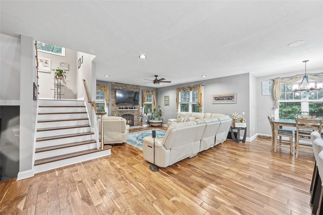 133 Hay Ln, Murrysville, PA 15668