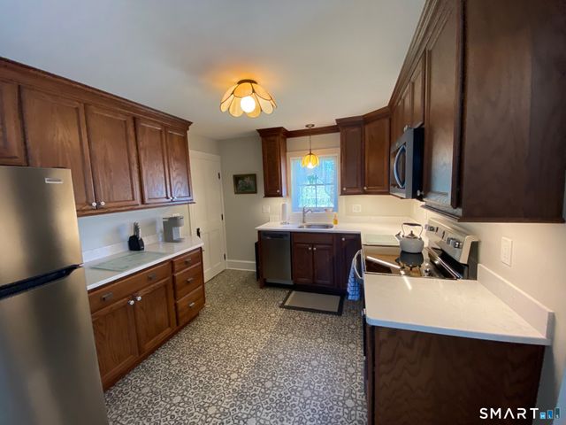 34 Hurlbutt Road, Ledyard, CT 06335