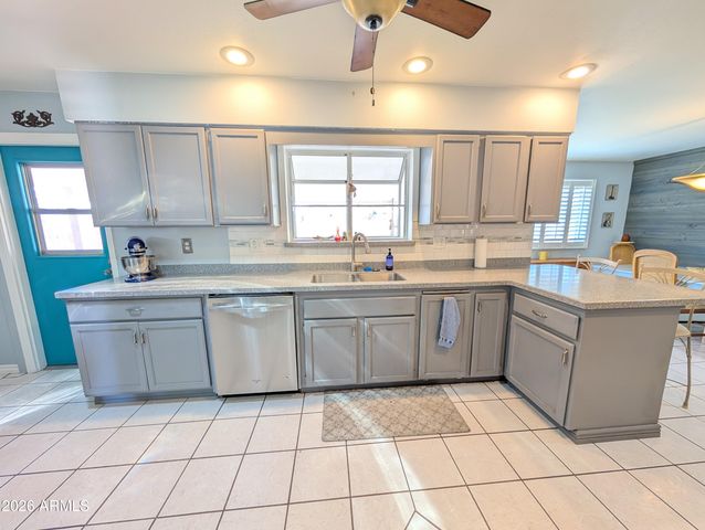 10214 W CLAIR Drive, Sun City, AZ 85351