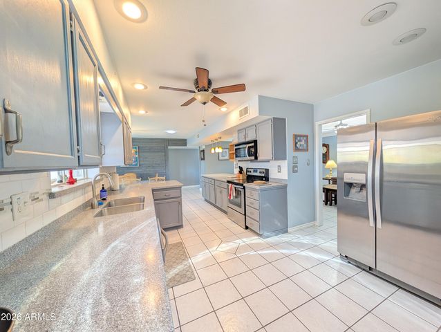 10214 W CLAIR Drive, Sun City, AZ 85351