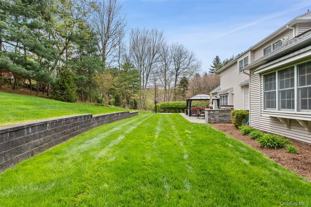 10 Kipps Court, Somers, NY 10589