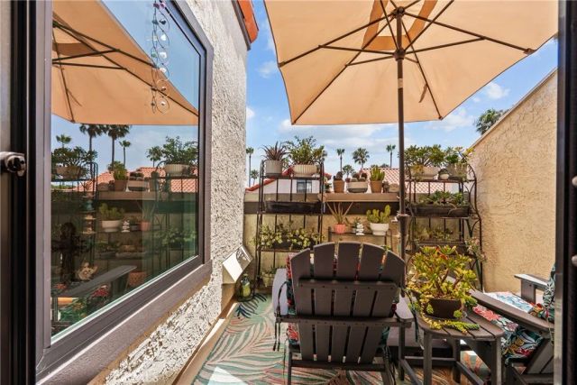 2017 Majorca DR, Oxnard, CA 93035