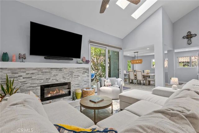 2017 Majorca DR, Oxnard, CA 93035