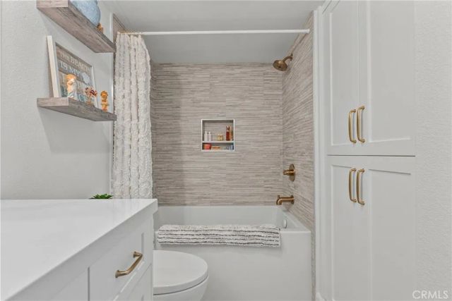 2017 Majorca DR, Oxnard, CA 93035