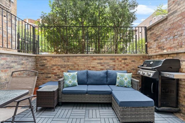 3511 N WILTON Avenue 1, Chicago, IL 60657
