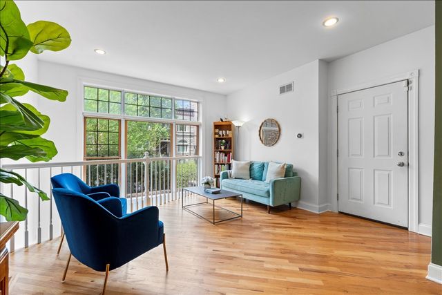 3511 N WILTON Avenue 1, Chicago, IL 60657