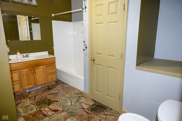 807 W Pike Street, Crawfordsville, IN 47933