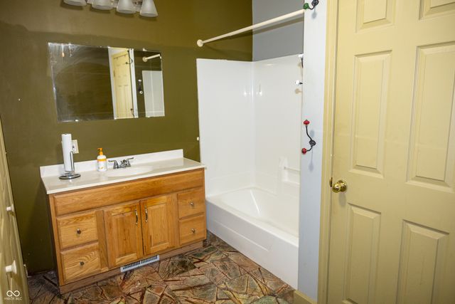 807 W Pike Street, Crawfordsville, IN 47933