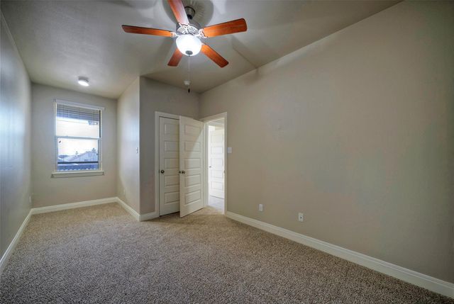 700 Applewood DR E, Pflugerville, TX 78660