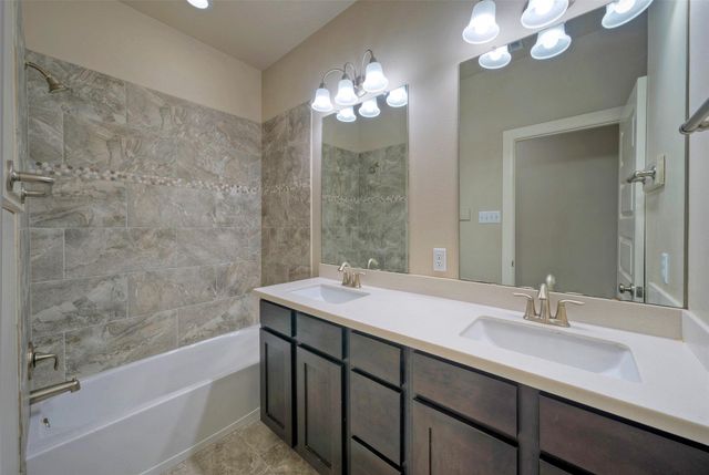 700 Applewood DR E, Pflugerville, TX 78660