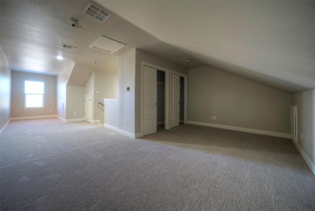 700 Applewood DR E, Pflugerville, TX 78660