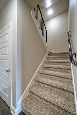 700 Applewood DR E, Pflugerville, TX 78660