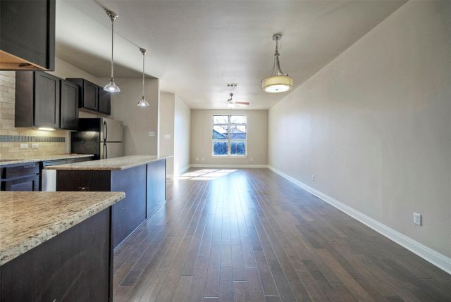 700 Applewood DR E, Pflugerville, TX 78660