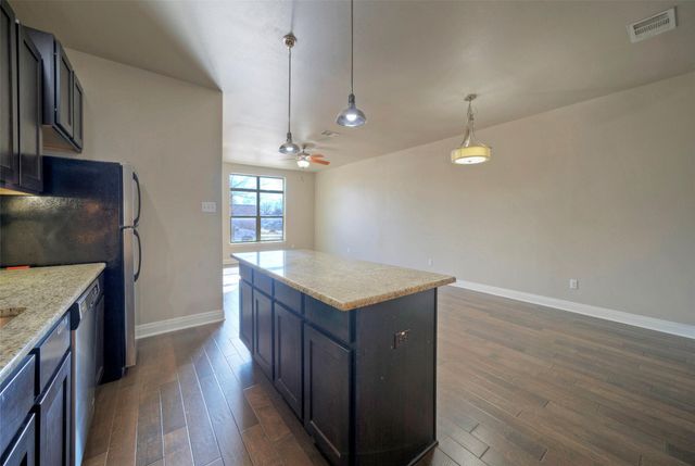 700 Applewood DR E, Pflugerville, TX 78660