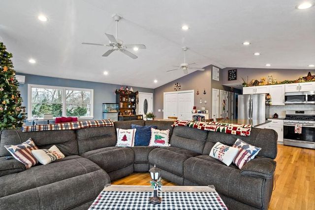 12 Lane 6 Lane, Warwick, RI 02888