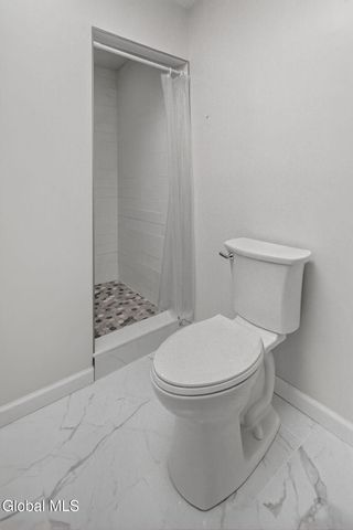 3 N Chestnut Hill Road, Colonie, NY 12211