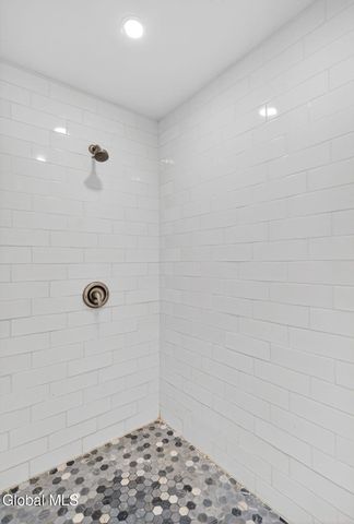 3 N Chestnut Hill Road, Colonie, NY 12211