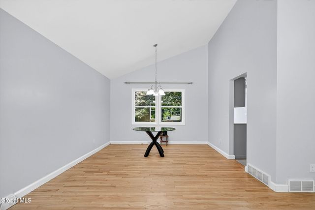 3 N Chestnut Hill Road, Colonie, NY 12211