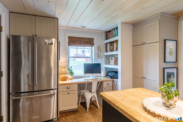 18 Hicksville Road, Cromwell, CT 06416