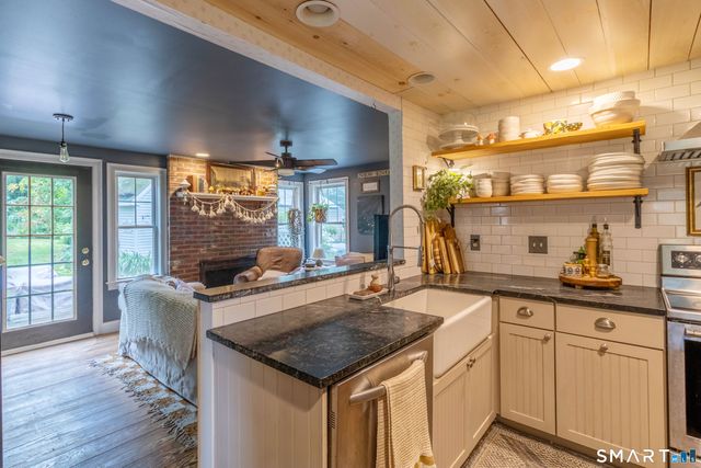 18 Hicksville Road, Cromwell, CT 06416
