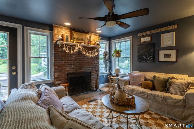 18 Hicksville Road, Cromwell, CT 06416