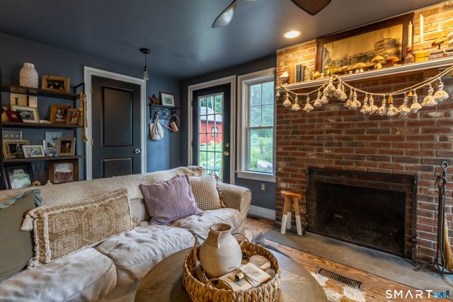 18 Hicksville Road, Cromwell, CT 06416