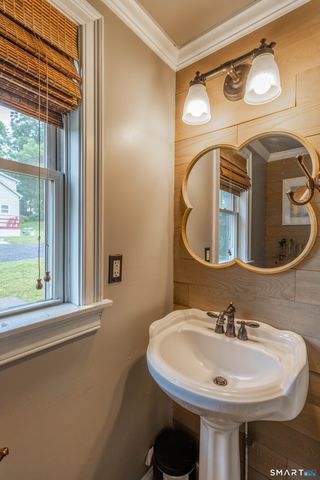 18 Hicksville Road, Cromwell, CT 06416
