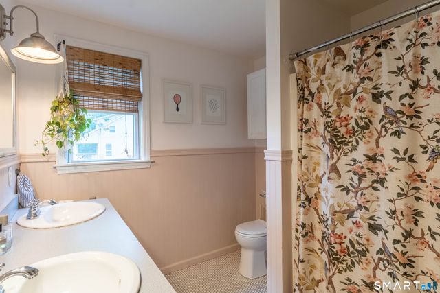 18 Hicksville Road, Cromwell, CT 06416